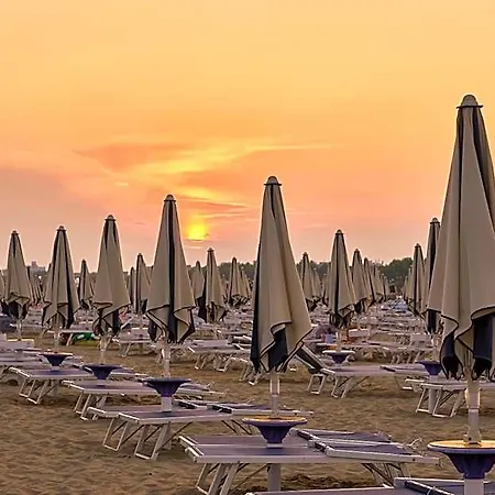 Hotel Bright Flat In With Pool - Beahost Bibione