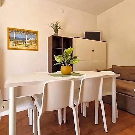 Bright Flat In With Pool - Beahost