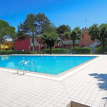 Hotel Bright Flat In With Pool - Beahost